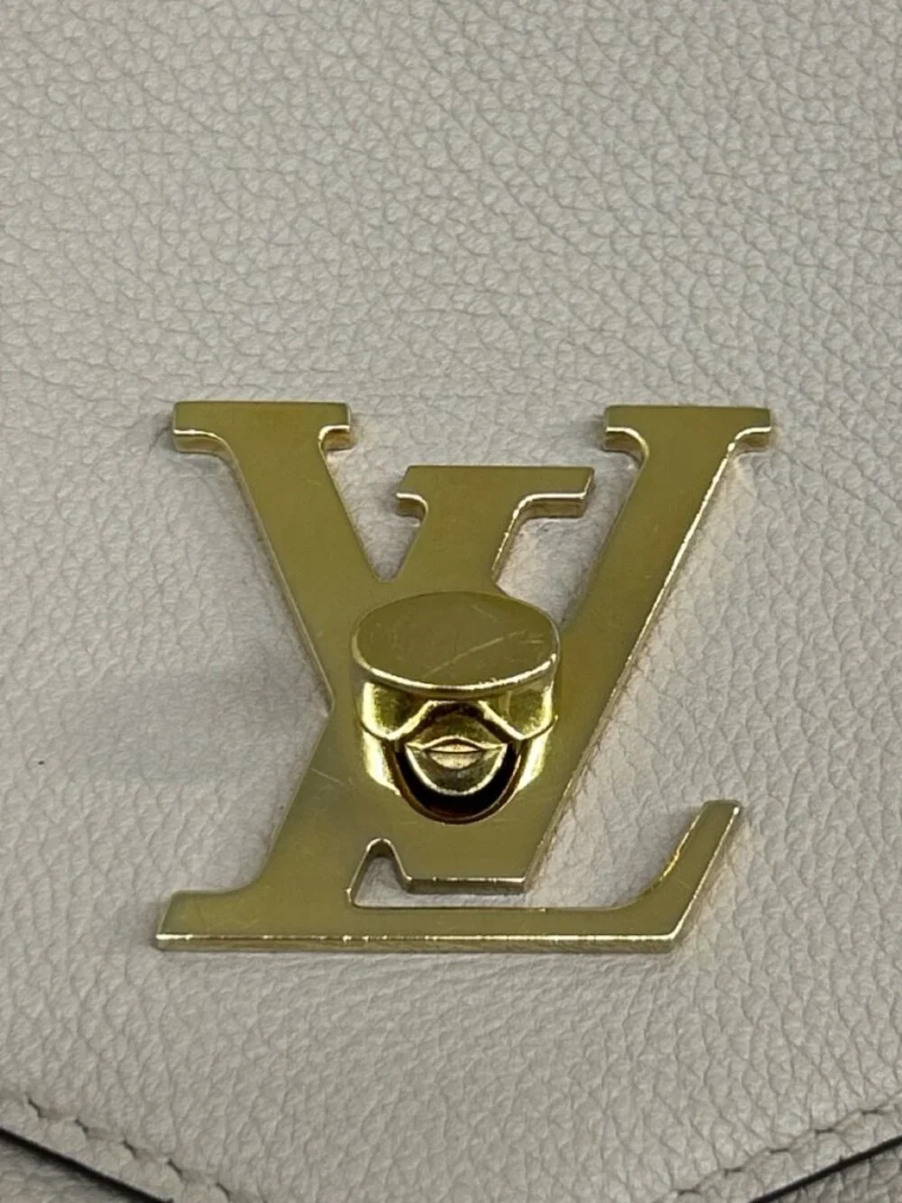 Louis Vuitton New Wave Chain Bag MM M58549 (PO1021292)